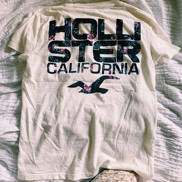 Hollister Other - Hollister tee